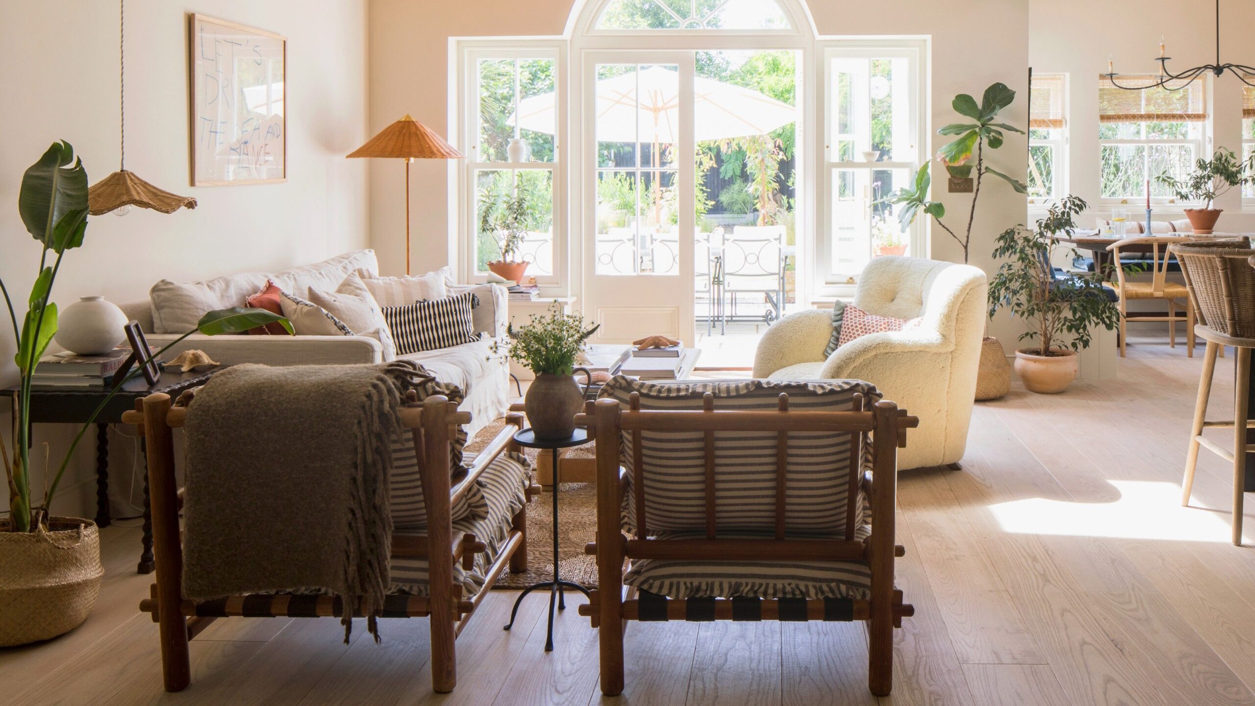 How Does Furniture Choice Impact the Flow and Functionality of a Lounge Area?