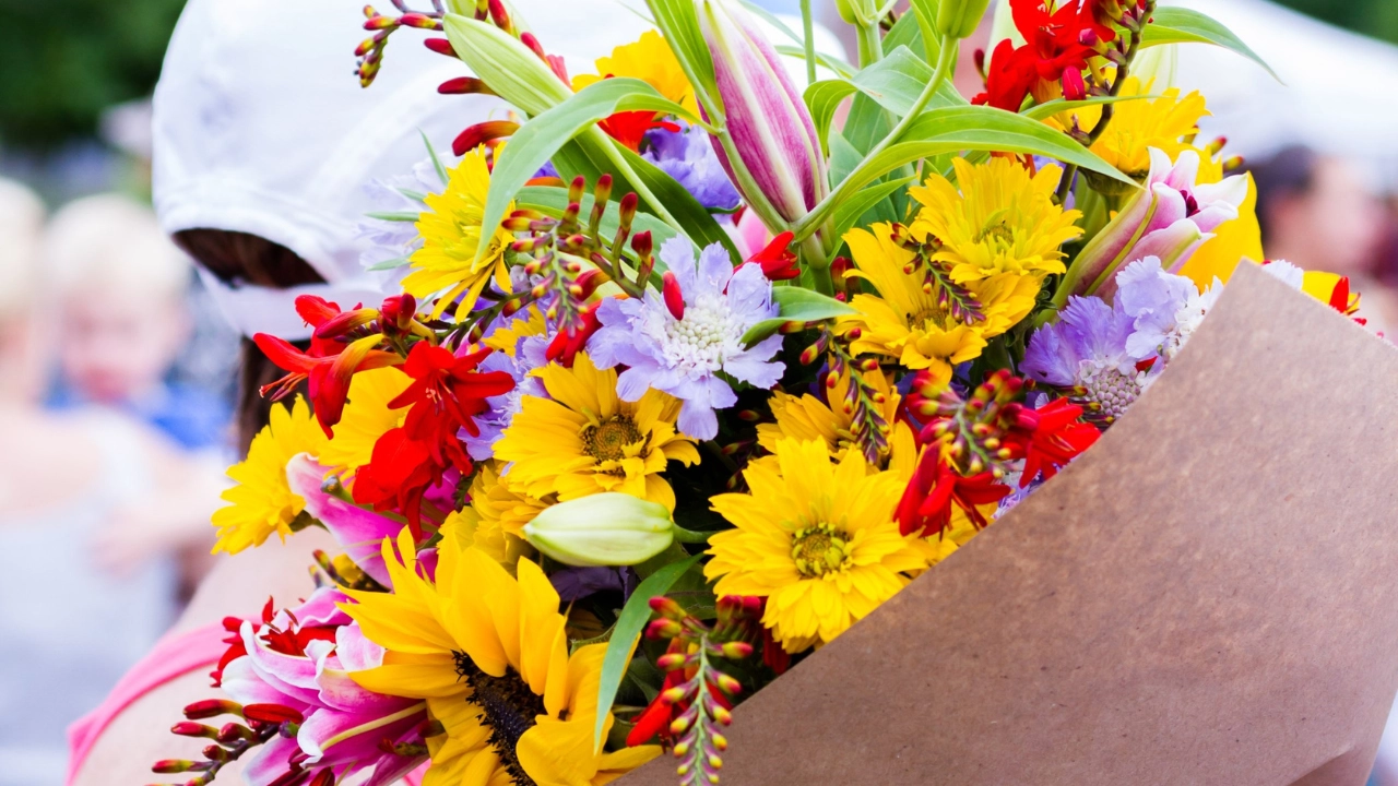 LA’s Outdoor Events in Bloom: Perfect Flowers for Street Fairs & Markets