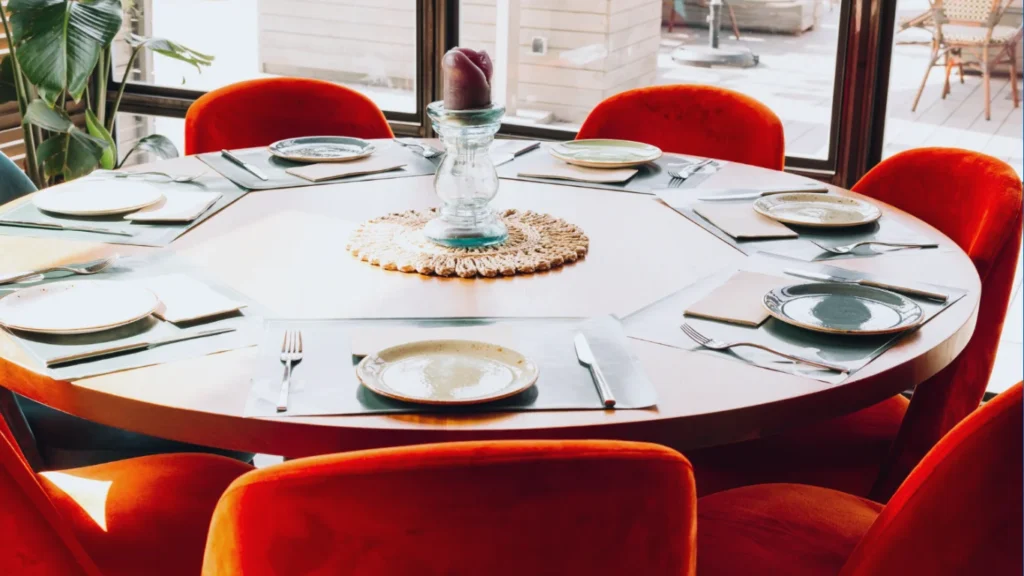 5 Design Trends Shaping Today’s Round Dining Tables 3 Round Dining Tables